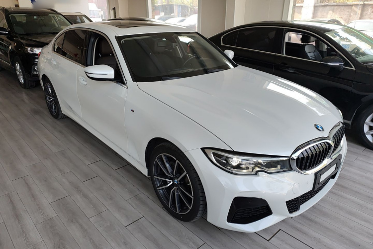 宝马3系 2022款 320Li M运动套装车身外观6002