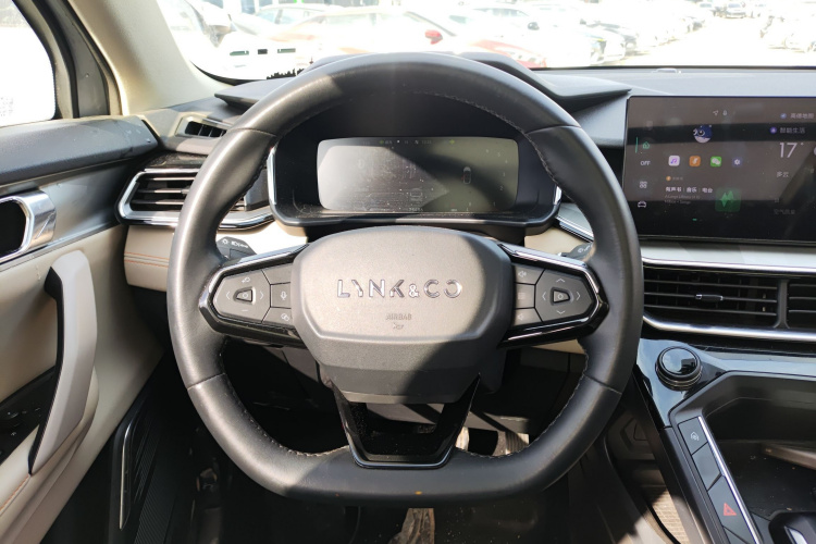 领克06 EM-P 2023款 1.5T Remix PHEV Pro中控内饰13