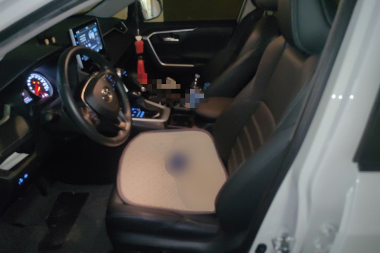 丰田 威兰达 2021款 2.0L CVT四驱豪华版局部细节19