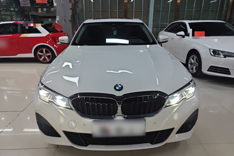 宝马3系 2022款 改款 325i M运动套装车身外观2