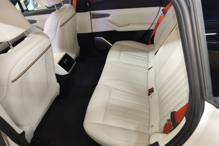 乐道L60 2024款 60kWh 四驱版中控内饰7004