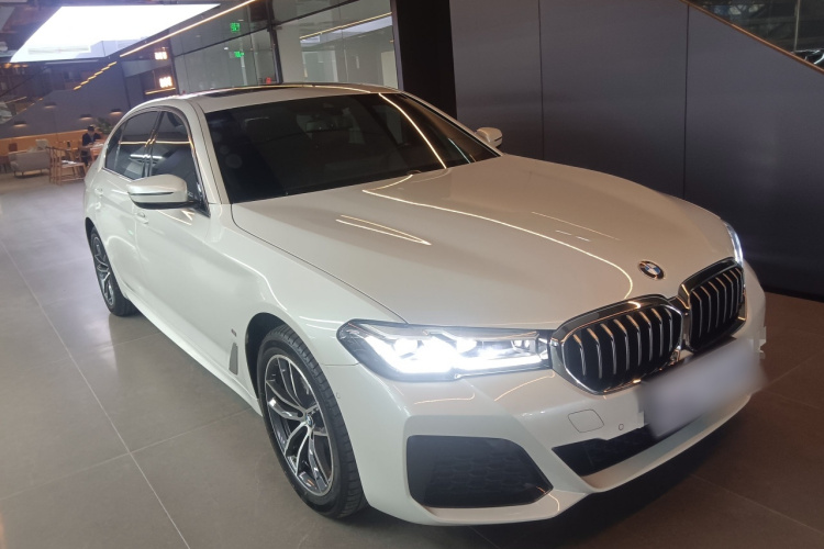 宝马5系 2022款 改款二 525Li M运动套装车身外观3