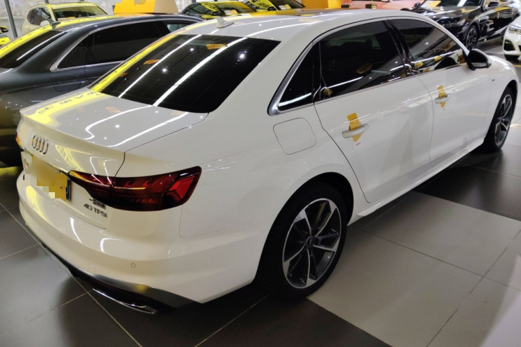 奥迪A4L 2022款 40 TFSI 时尚动感型车身外观7