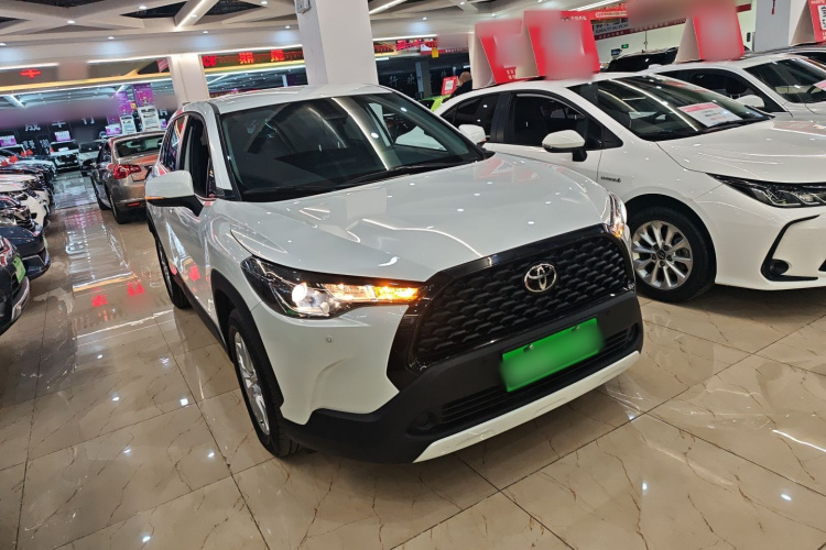 丰田 卡罗拉锐放 2023款 2.0L 先锋版车身外观3