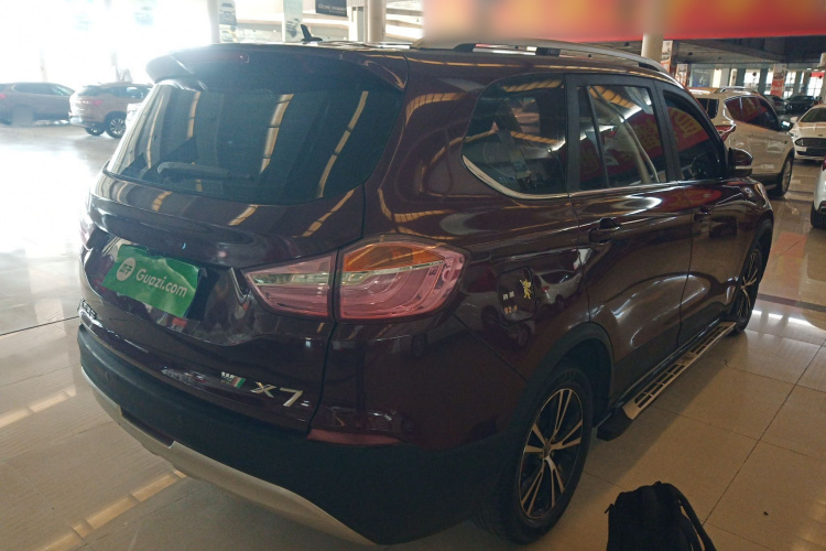 SWM斯威汽车 SWM斯威X7 2016款 1.8L 手动豪华型 7座车身外观7