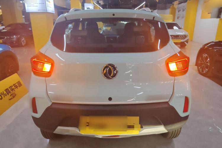 东风纳米EX1 2023款 PRO 轻风版闪电型车身外观6