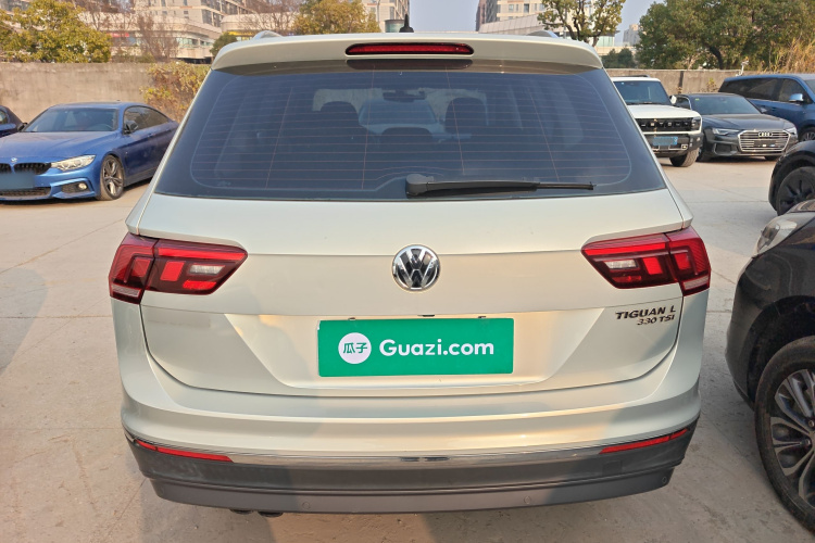 大众 途观L 2017款 330TSI 自动两驱豪华版车身外观6