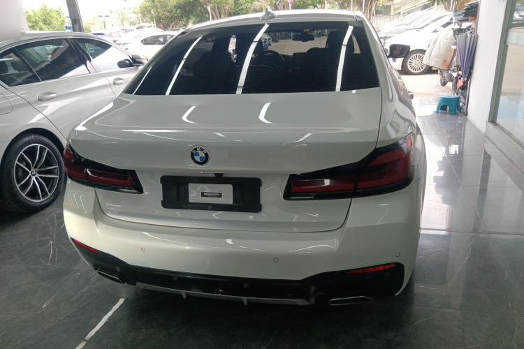 宝马5系新能源 2021款 535Le 先锋版M运动套装车身外观6004