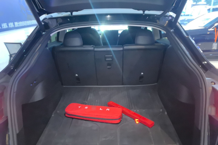 特斯拉 Model Y 2022款 后轮驱动版局部细节23