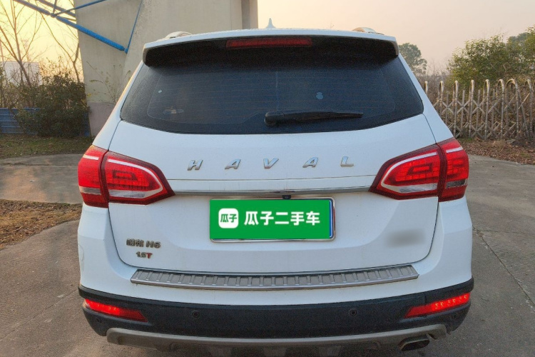 哈弗H6 2015款 改款 运动版 1.5T 手动两驱精英型车身外观6