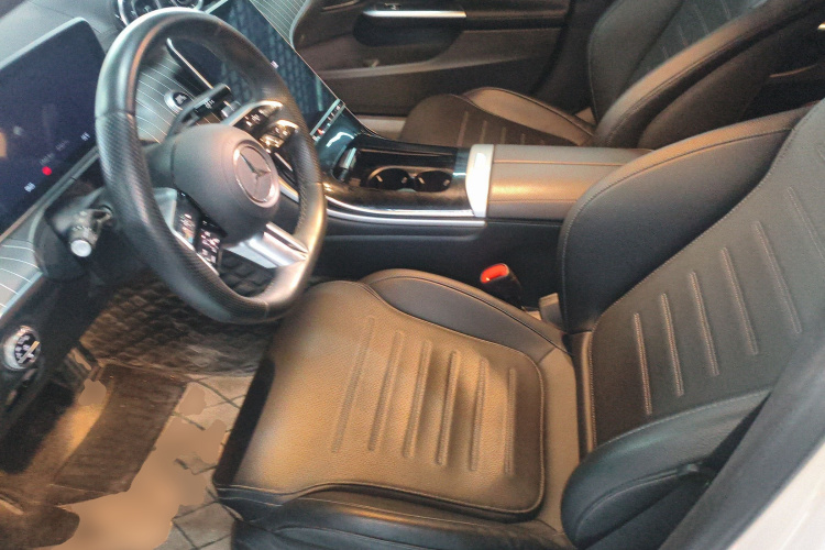 奔驰C级 2023款 C 200 L 运动版局部细节19