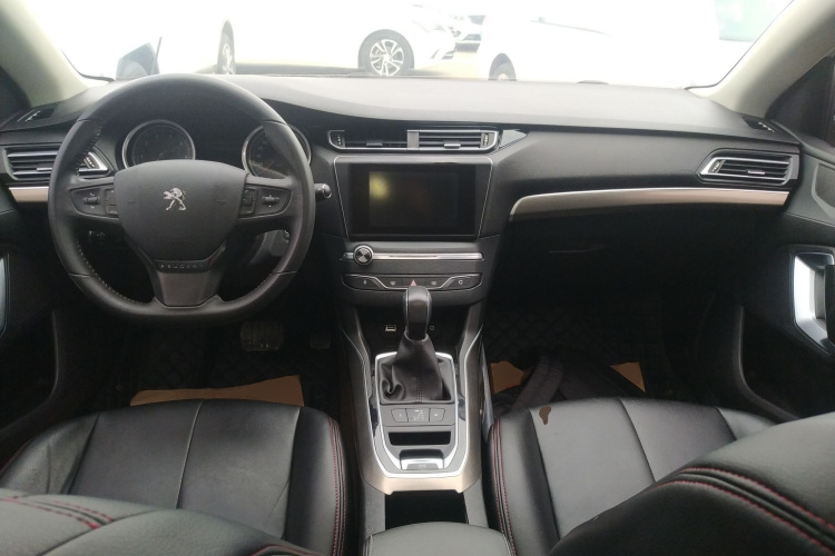 标致408 2014款 1.8L 自动豪华版中控内饰12