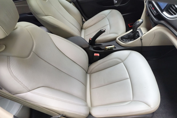 别克 英朗 2016款 15N 自动精英型局部细节41