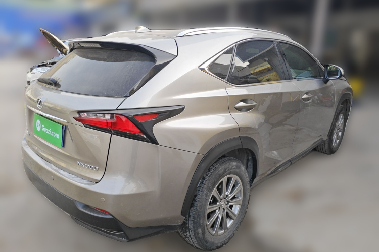 雷克萨斯NX 2015款 200 前驱 锋行版车身外观7