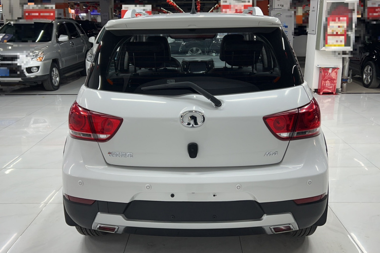 长城M4 2015款 1.5L AMT豪华型车身外观6004