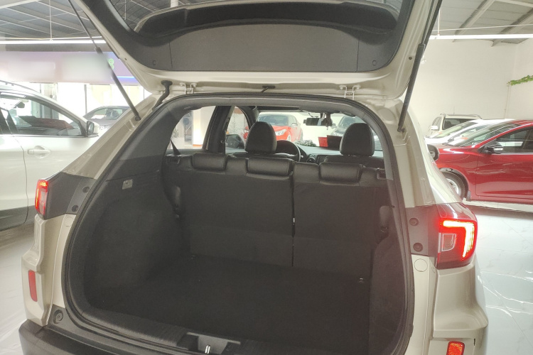 本田XR-V 2020款 220TURBO CVT豪华版机舱底盘23