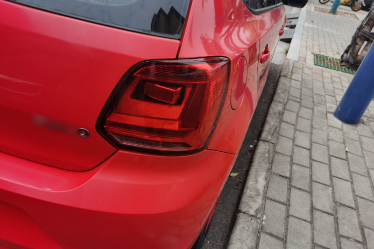 大众 Polo 2014款 1.4L 手动风尚版车身外观9