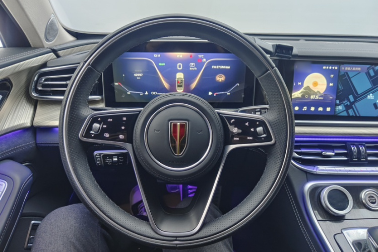 红旗H9 2022款 2.0T 智联旗畅版中控内饰7008