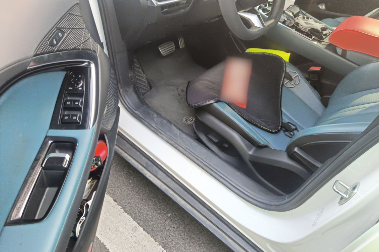 名爵 MG7 2023款 2.0T 自动猎美奢享版中控内饰20