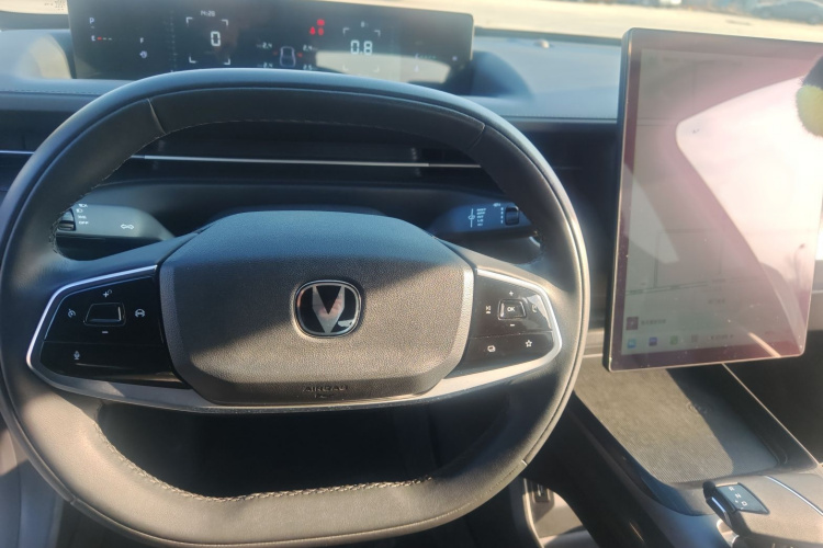 长安 逸达 2023款 蓝鲸NE 1.5T GDI DCT尊享型中控内饰7004