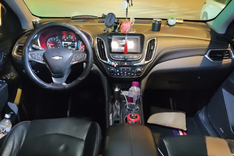 雪佛兰 探界者 2017款 550T 自动四驱捍界版中控内饰7002