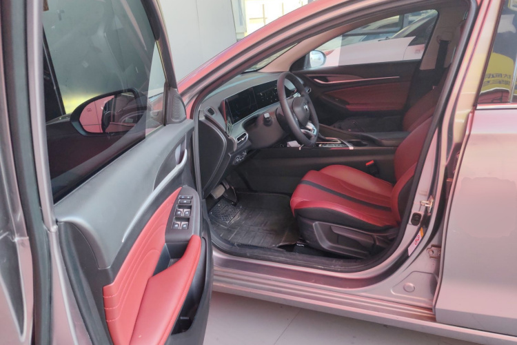 长安 逸动 2021款 PLUS 蓝鲸NE 1.4T GDI DCT尊贵型中控内饰20