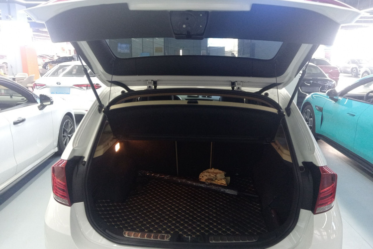 宝马X1 2014款 sDrive18i 领先型局部细节23