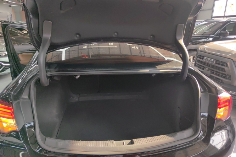 别克 君威 2017款 20T 豪华型机舱底盘23