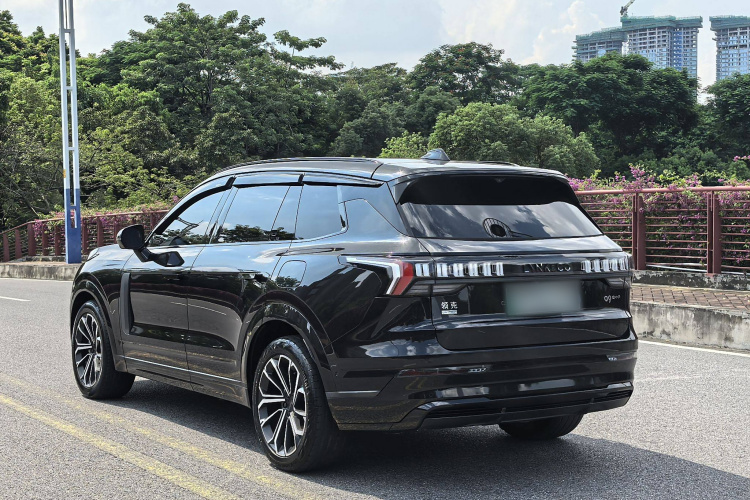 领克09 EM-P 2023款 2.0TD EM-P 远航版PM 七座车身外观6005