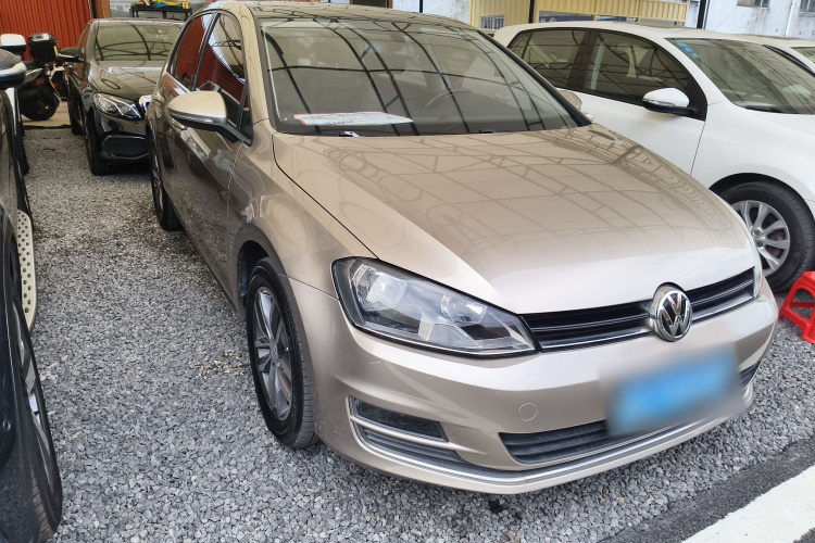 大众 高尔夫 2016款 230TSI 自动豪华型车身外观3