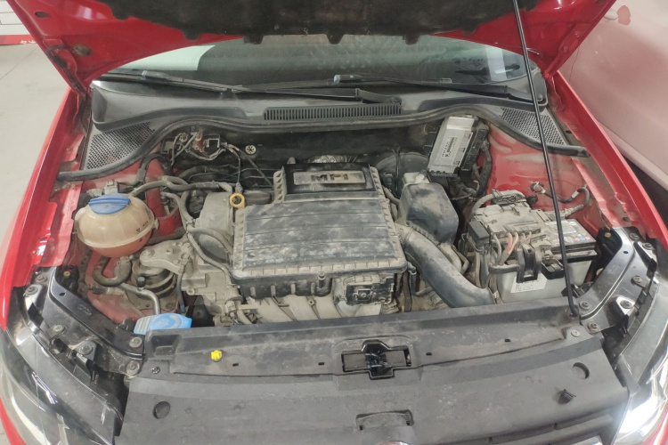 大众 Polo 2016款 1.6L 自动舒适型机舱底盘24