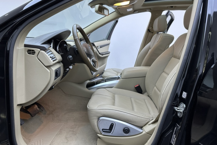 奔驰R级 2017款 R 320 4MATIC 商务型臻藏版中控内饰7003