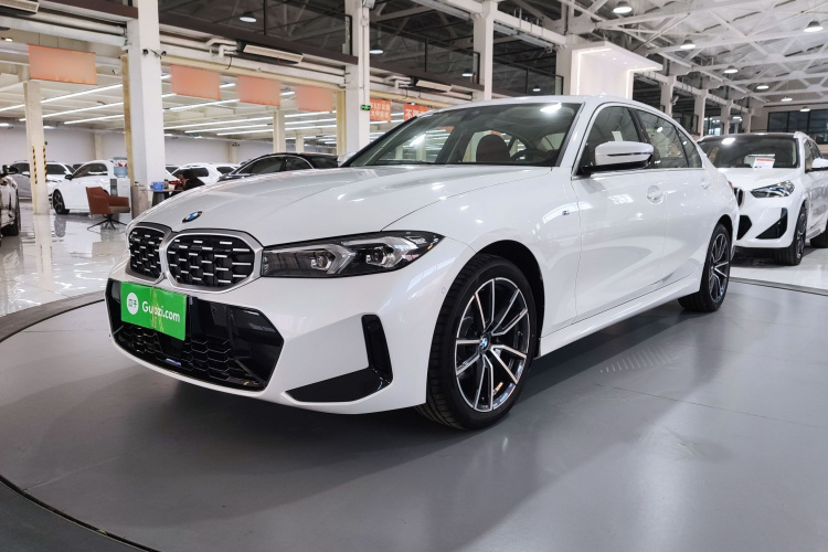 宝马3系 2025款 325Li M运动套装车身外观1