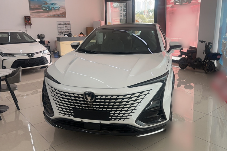 长安UNI-T 2023款 第二代 1.5T 尊贵型车身外观6001