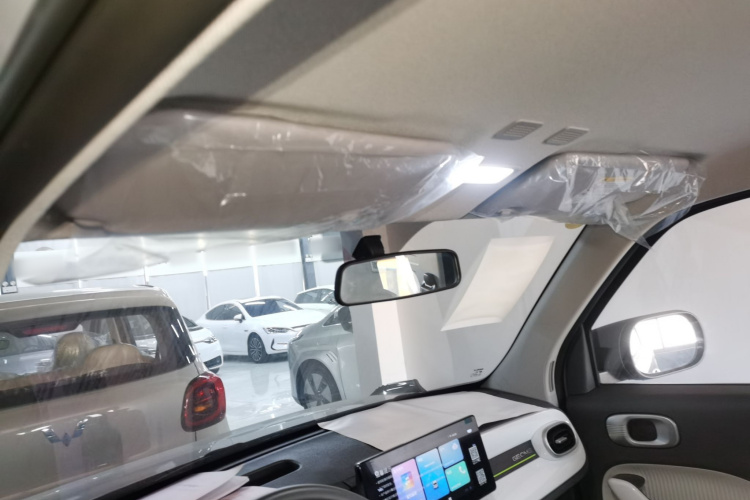 吉利银河 2025款 210km 熊猫卡丁中控内饰22