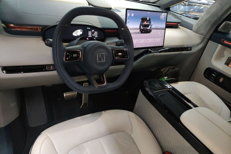 极氪MIX 2025款 长续航智驾版中控内饰12