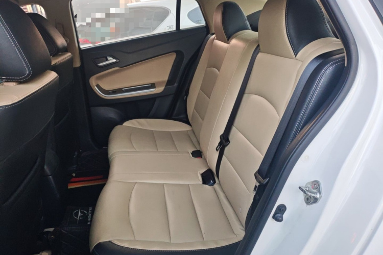 海马 福美来 2015款 1.6L 手动悦尚型中控内饰21