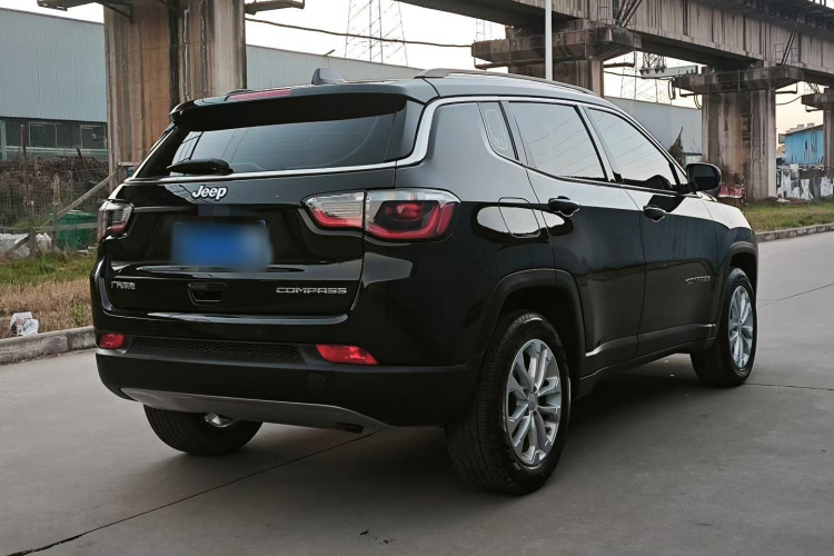 Jeep 指南者 2021款 220T 自动领先版车身外观6009