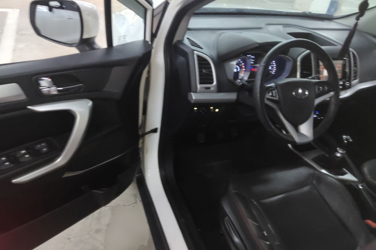 江汽集团 瑞风S3 2016款 1.5L 手动豪华智能型中控内饰7003