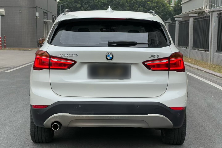 宝马X1 2016款 sDrive18Li 尊享型车身外观6004