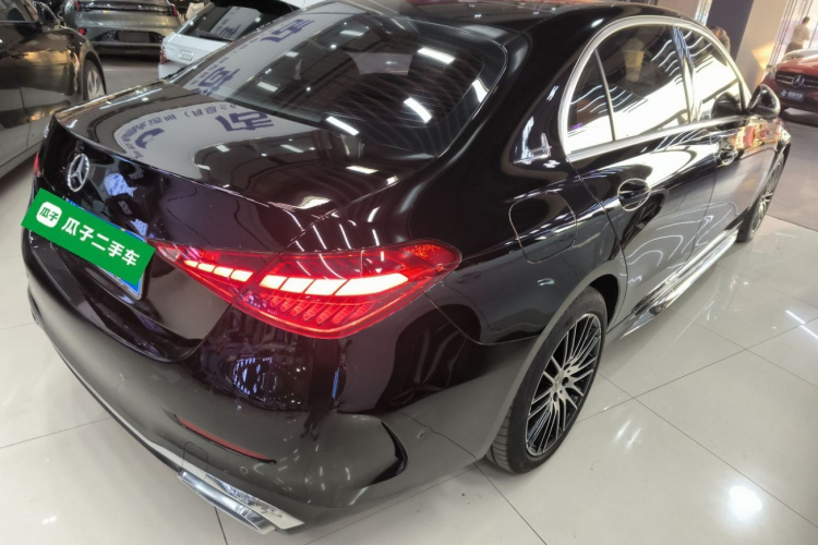 奔驰C级 2022款 C 260 L 运动版车身外观7