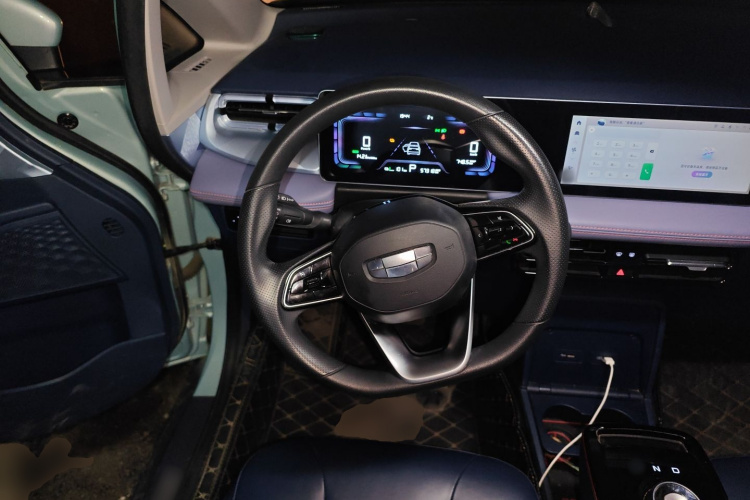 吉利几何E萤火虫 2022款 401KM 玲珑虎 4座中控内饰13