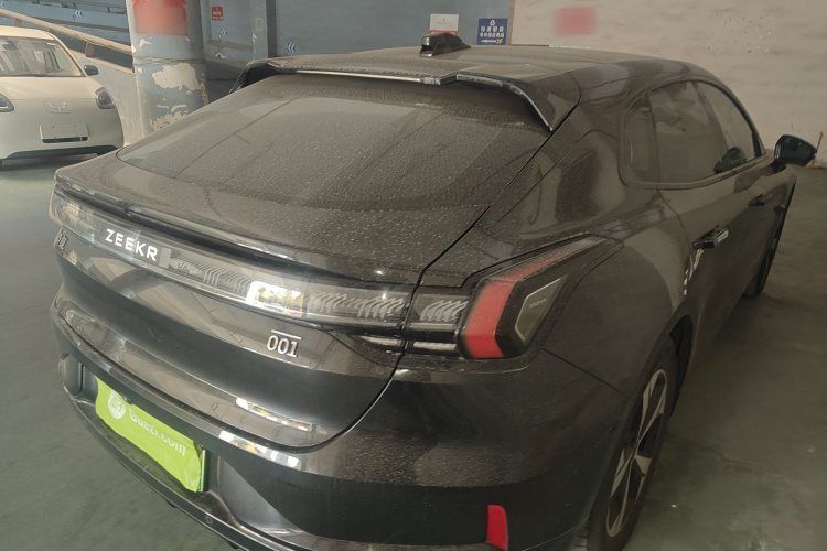 极氪001 2022款 长续航双电机 WE版车身外观7