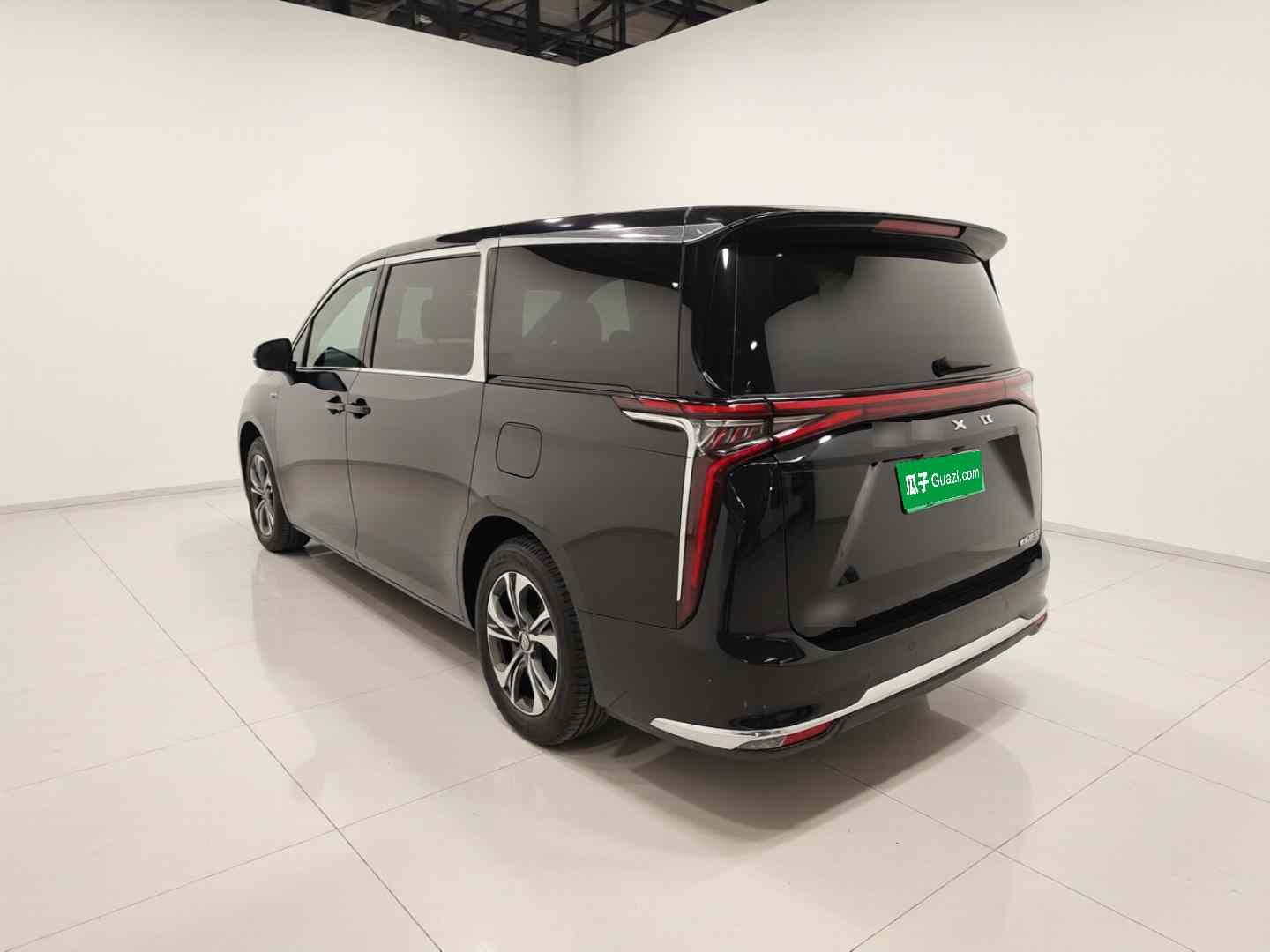 上汽大通MAXUS 大家9 2022款 长续航 绿洲七座版(3)