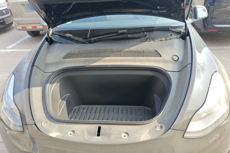 特斯拉 Model Y 2021款 标准续航后驱版机舱底盘24
