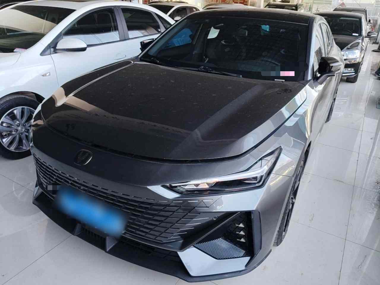 长安UNI-V 2023款 1.5T 尊贵型(2)