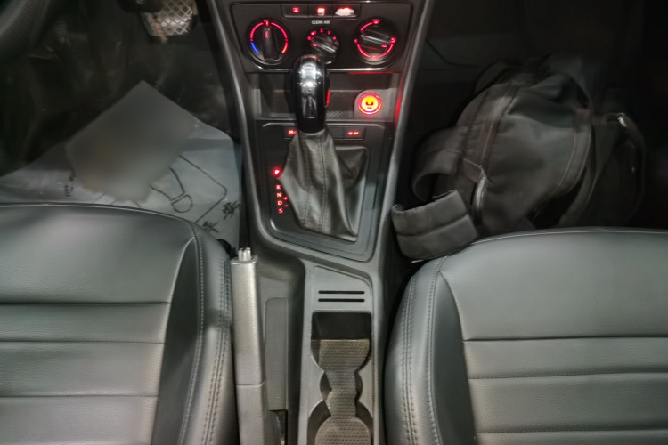 大众 朗行 2015款 1.6L 自动风尚版局部细节18