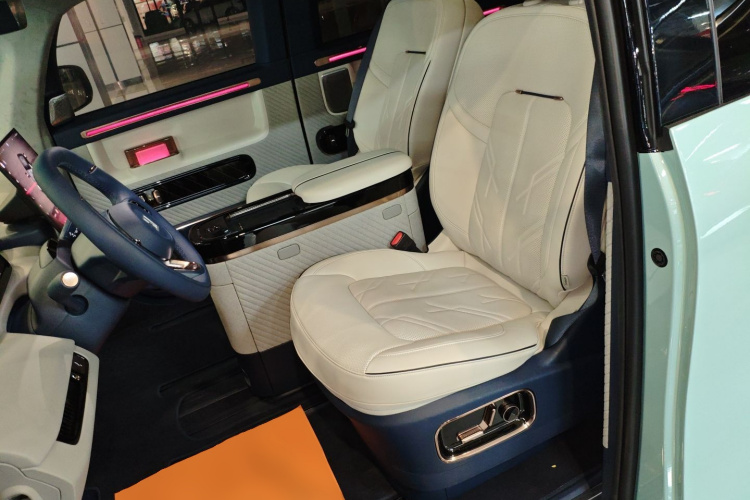 极氪MIX 2025款 智驾版中控内饰19