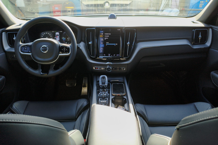 沃尔沃XC60新能源 2020款 T8 E驱混动 智远运动版中控内饰12