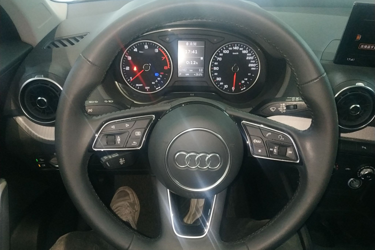 奥迪Q2L 2020款 35 TFSI 进取动感型中控内饰13